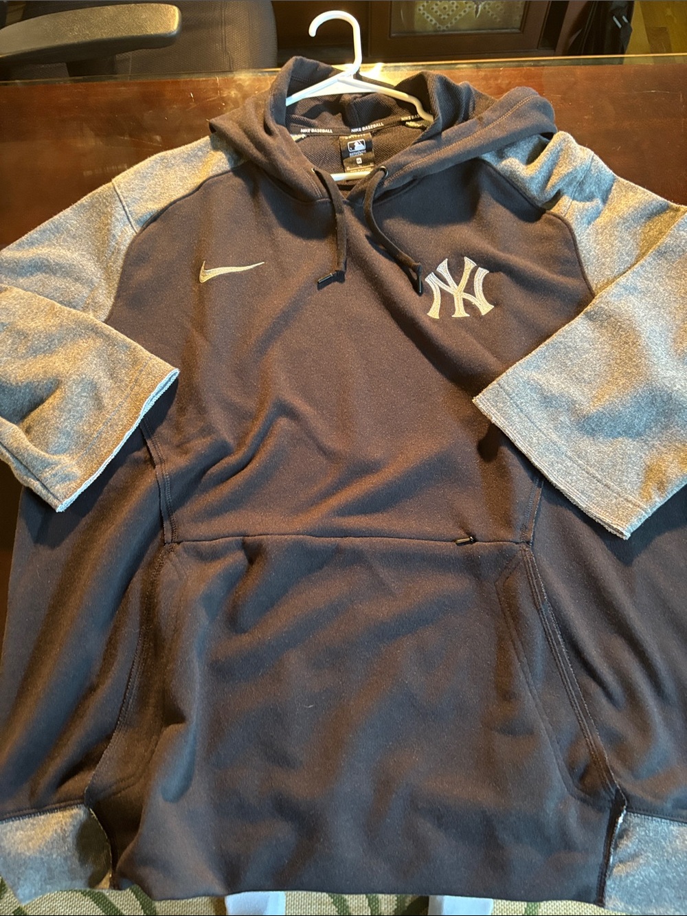 Nike Drit Fit New York Yankees hoodie
